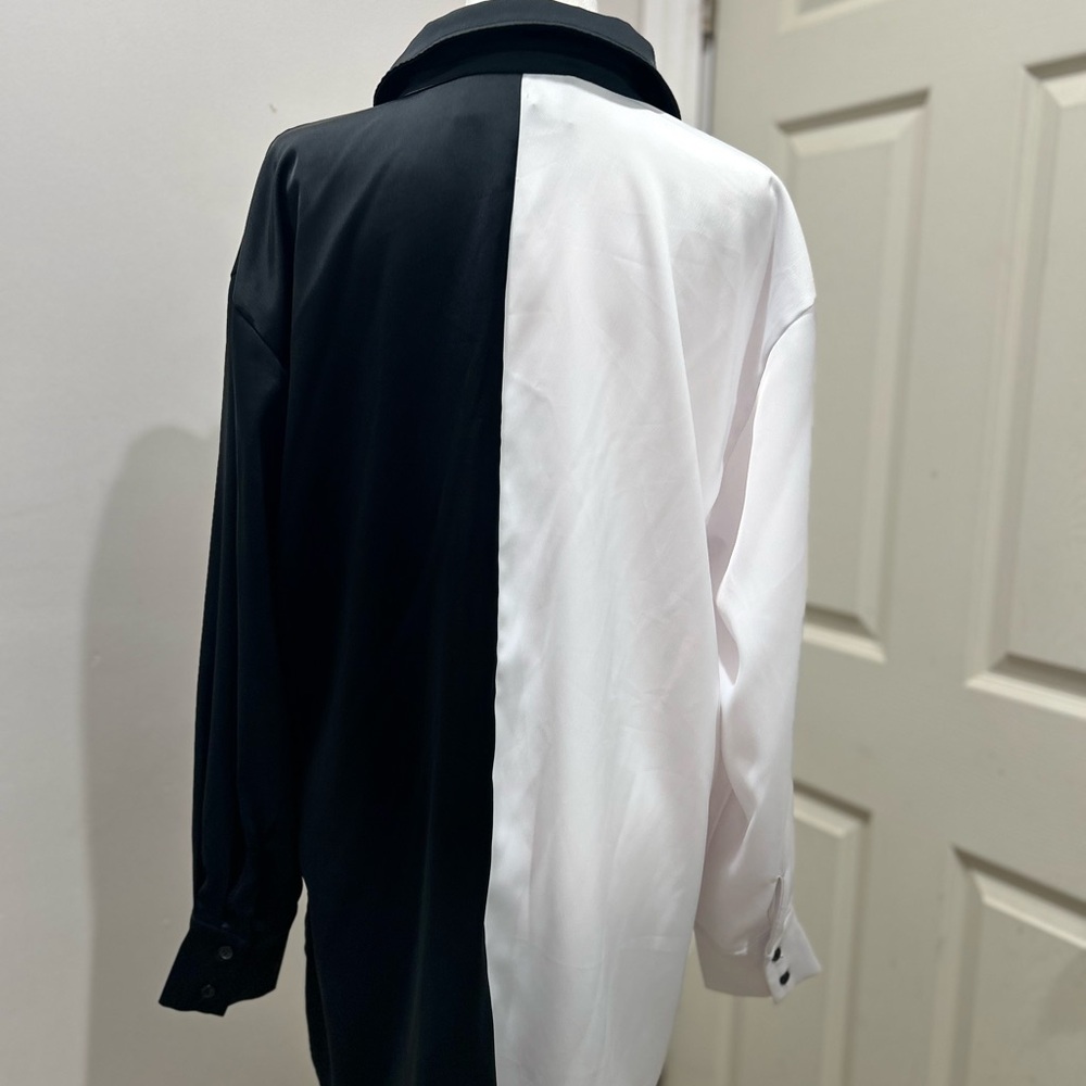 Chic Black and White Women's Blouse - Picture 5 of 6